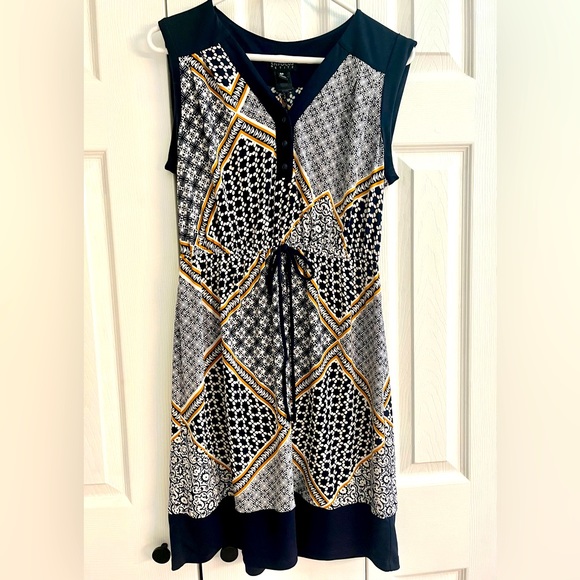 En Focus | Navy and Gold Midi Dress size 6P - Picture 1 of 4